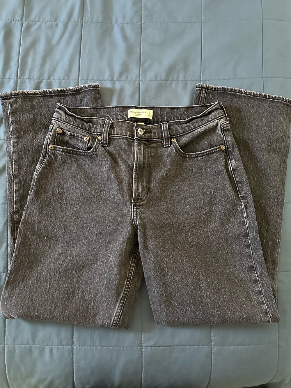 A&F Women's The Baggy Low Rise Black Washed Straight-Leg Jeans Curve Love sz 28
